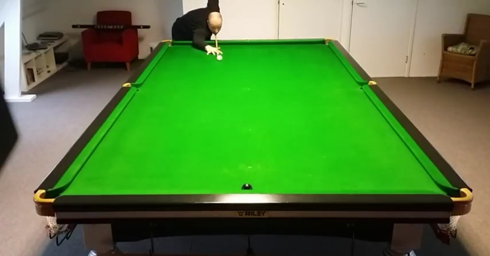 Najluđi bilijarski udarac ikada! (VIDEO)