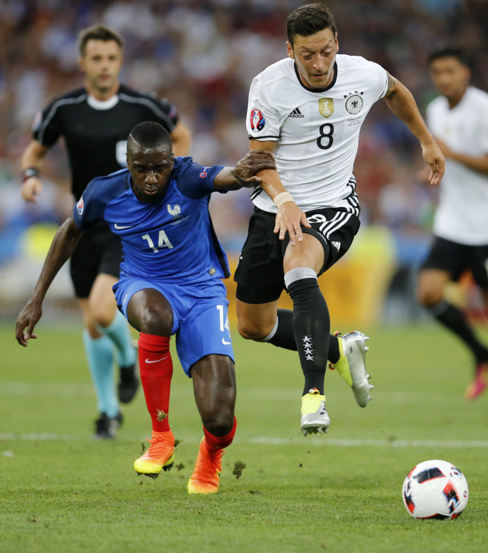 Ozil: Merkelova me upoznala sa Erdoganom, zašto niste Mateusa kaznili kad je uradio isto