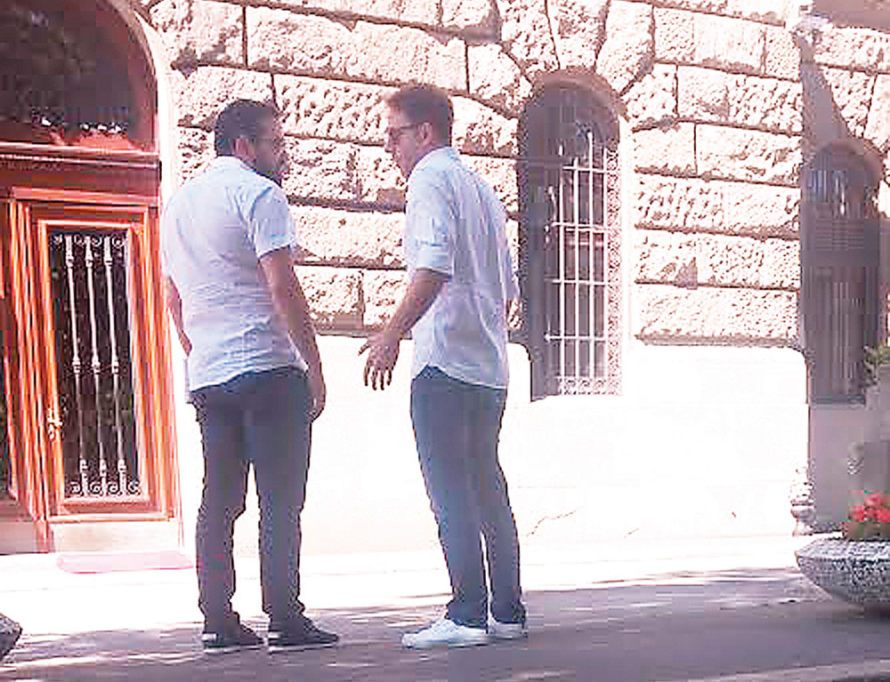 Kičić tajno na sastanku kod Maje