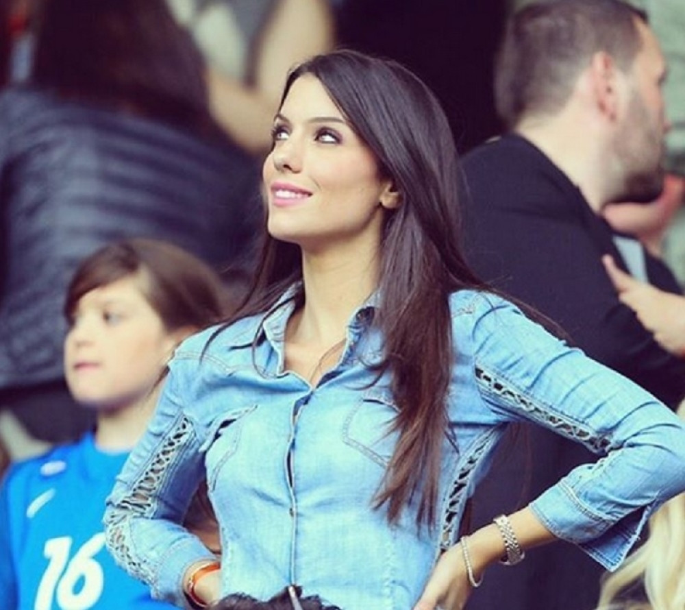 Da li je ovo najlepša supruga EURA 2016? (FOTO)