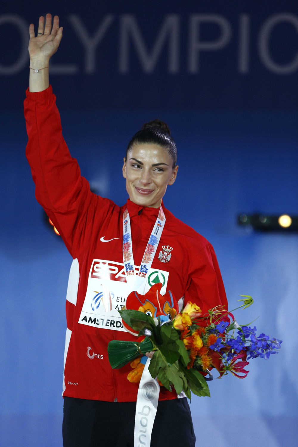 Zlatna Ivana na postolju (FOTO+VIDEO)