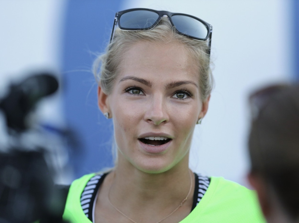 Suspendovana ruska lepotica