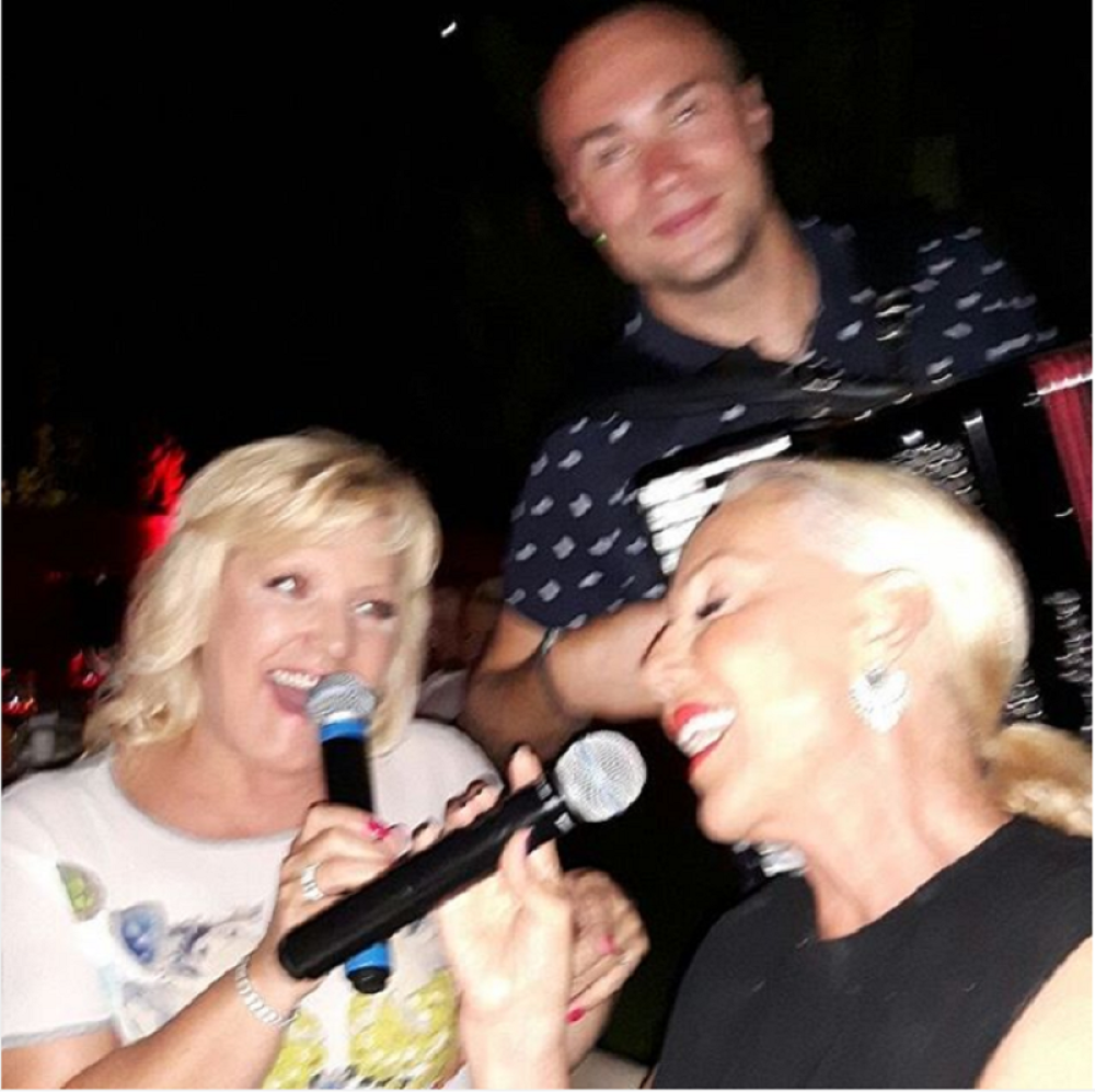 Bane okupio estradni krem! (VIDEO)