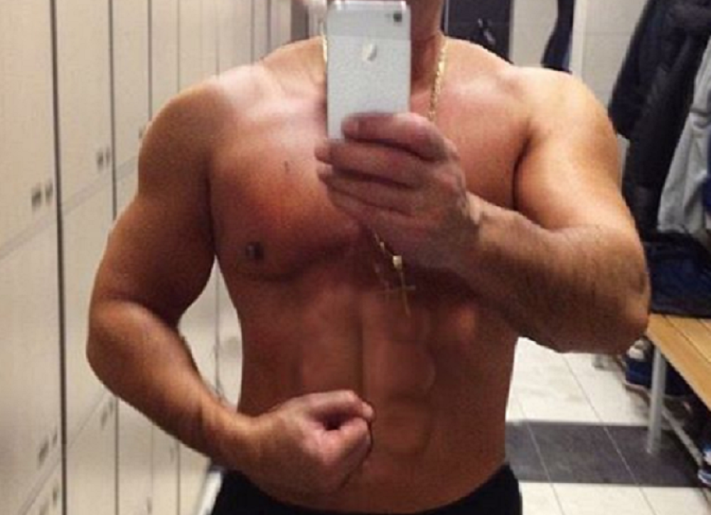 Srpski voditelj ima 50 godina i ovakvo telo (FOTO)