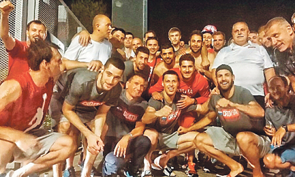 Košarkaši Hrvatske slavili uz ustašu Tompsona!