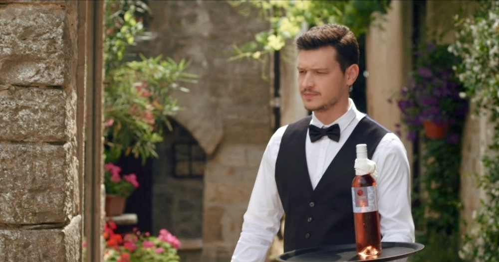 Momci iz "Leksingtona" konobarišu u Istri (VIDEO)