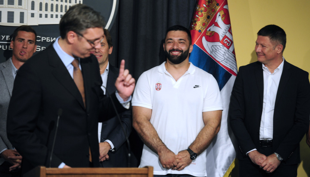 Vučić i Udovičić s atletičarima (FOTO)