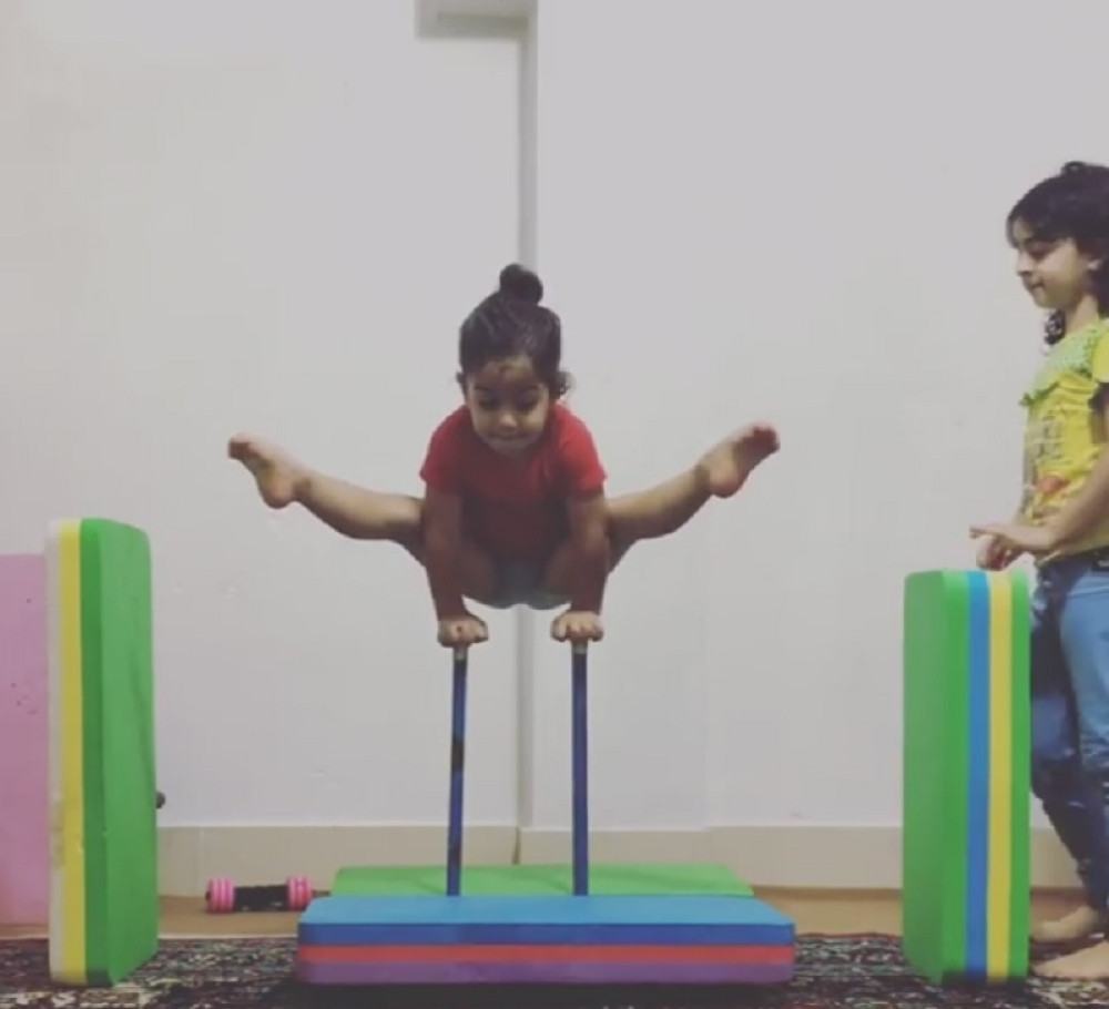 Ovo dete je gimnastičko čudo! (VIDEO)