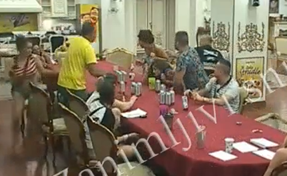 Zmaj dobio jaje o glavu, pa nasrnuo na Gastoza (VIDEO)