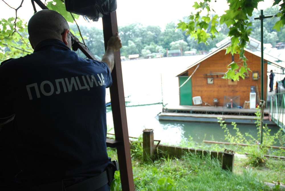 Bomba na Adi Međici (FOTO)