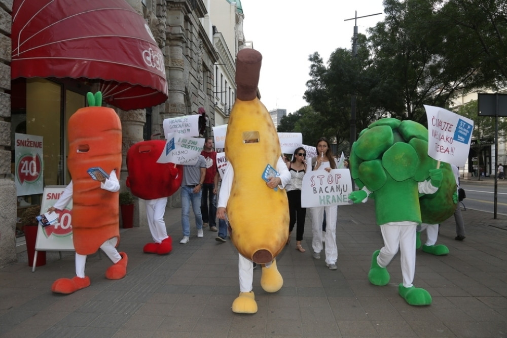 Protestovalo voće i povrće