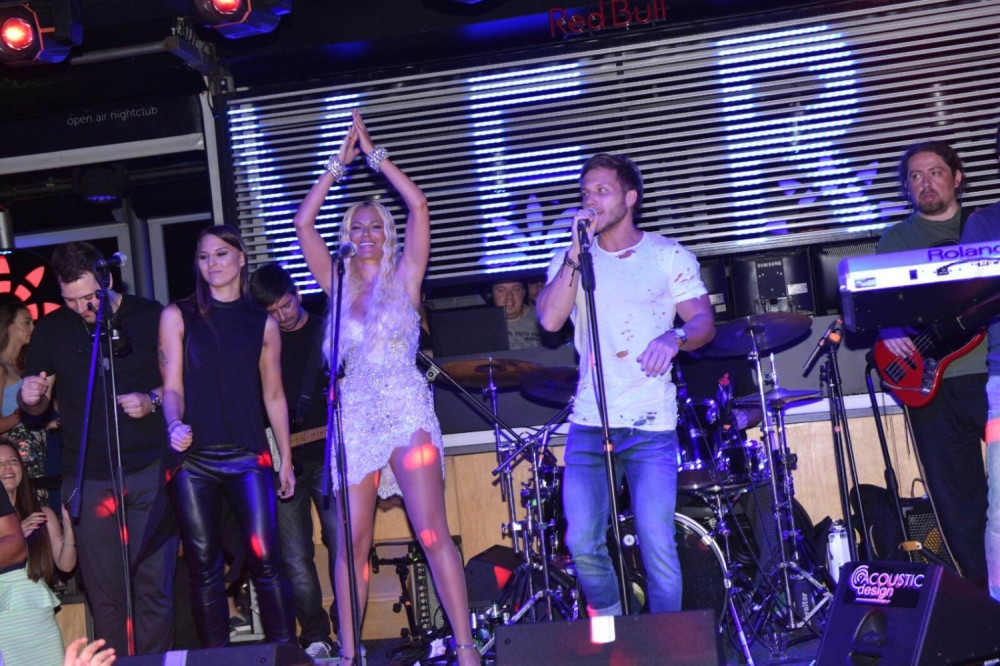 Nataša i Saša nastupili zajedno na splavu (VIDEO)