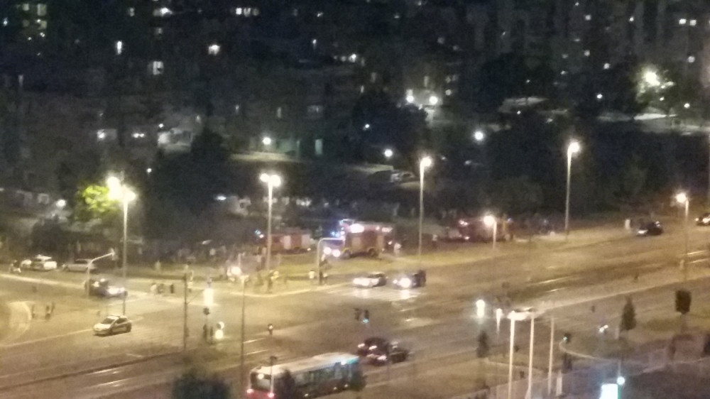 Zapaljeno nekoliko automobila! (FOTO)