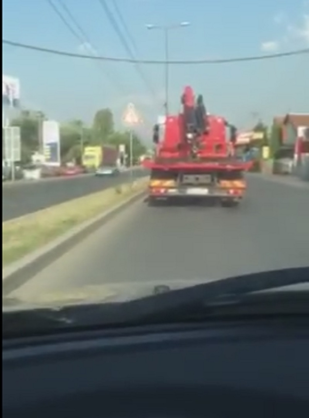 Niški "pauk" jurio 90 na sat pored škole!