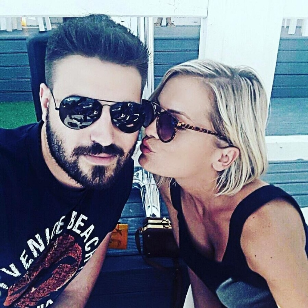 MILIONI SU GLEDALI SEKS UŽIVO: Marijana je ostavila dete napolju, prevarila muža sa Nemešom u rijalitiju, pa se udala za njega! Danas je sa ovim muškarcem