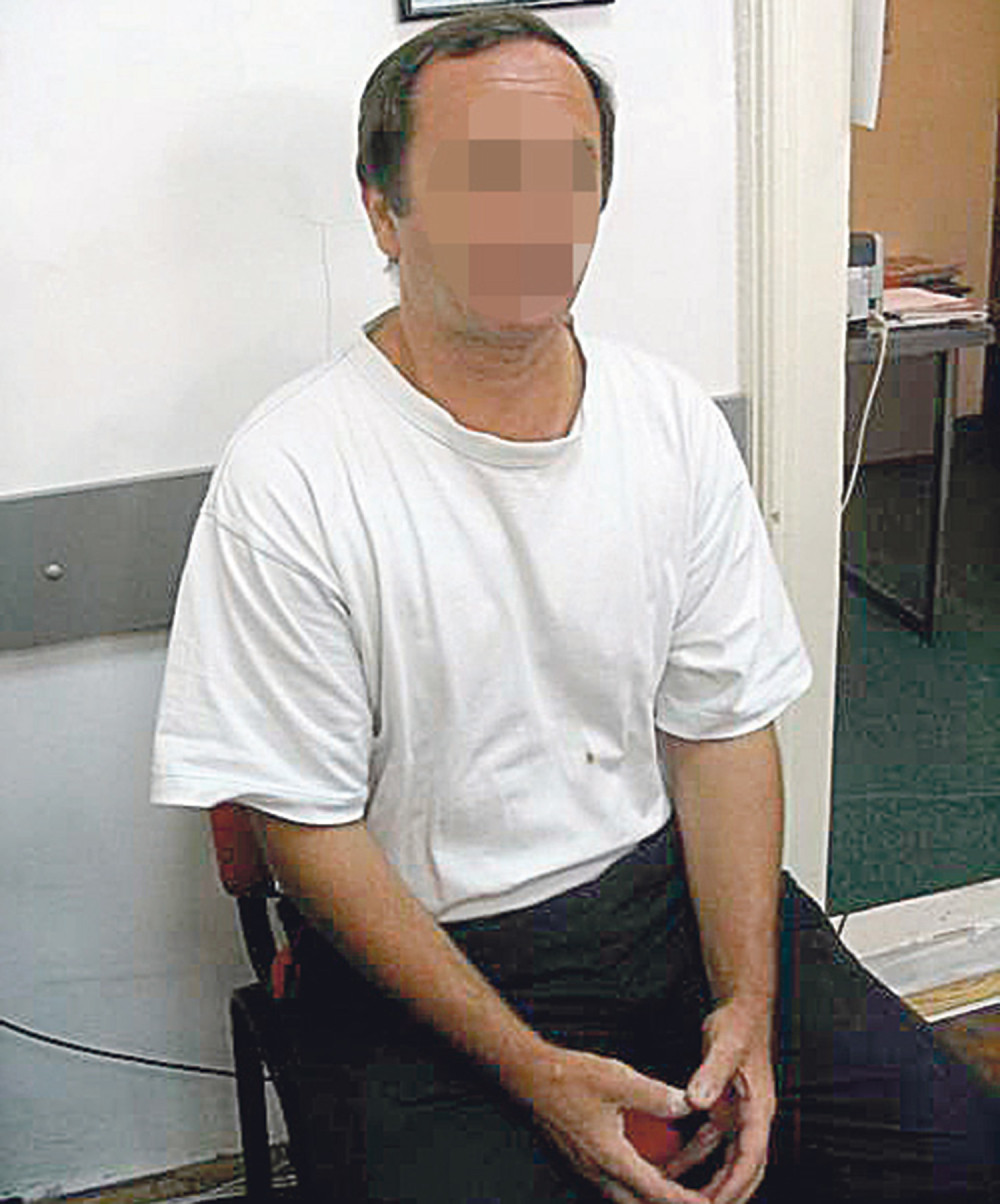 Terao tinejdžerku na seks u svlačionici