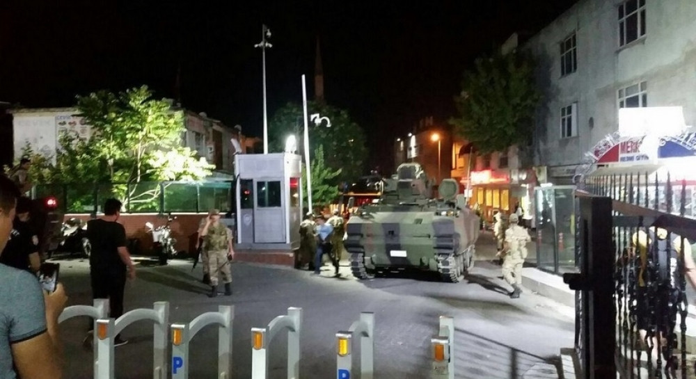 Neuspeo vojni puč, broje se mrtvi! (FOTO+VIDEO)