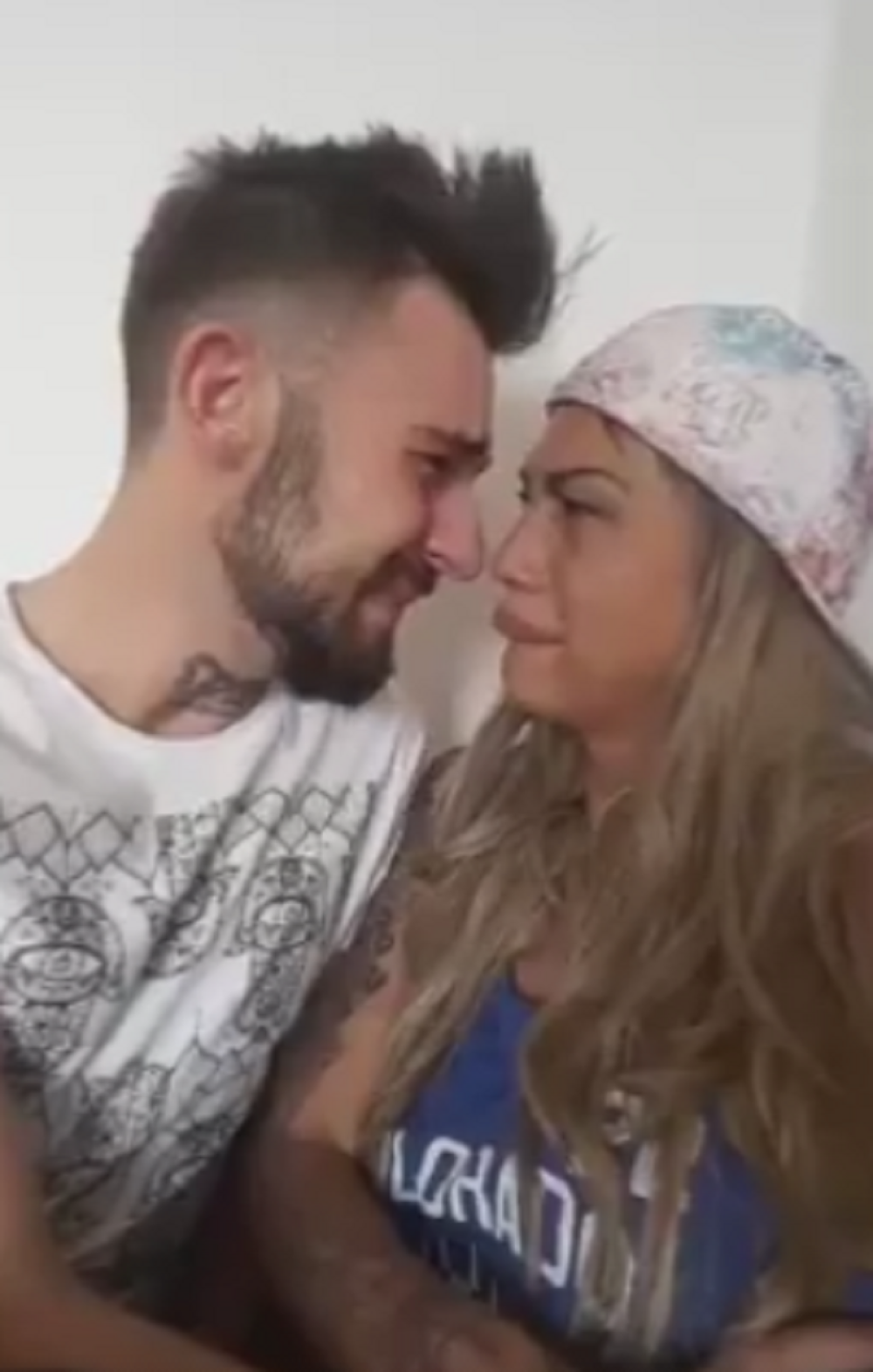 Starleta se snimila kako plače sa dečkom (VIDEO)