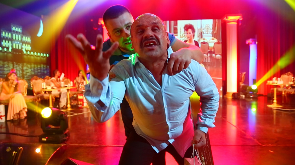 Zmaja smirivali iza scene! (VIDEO)