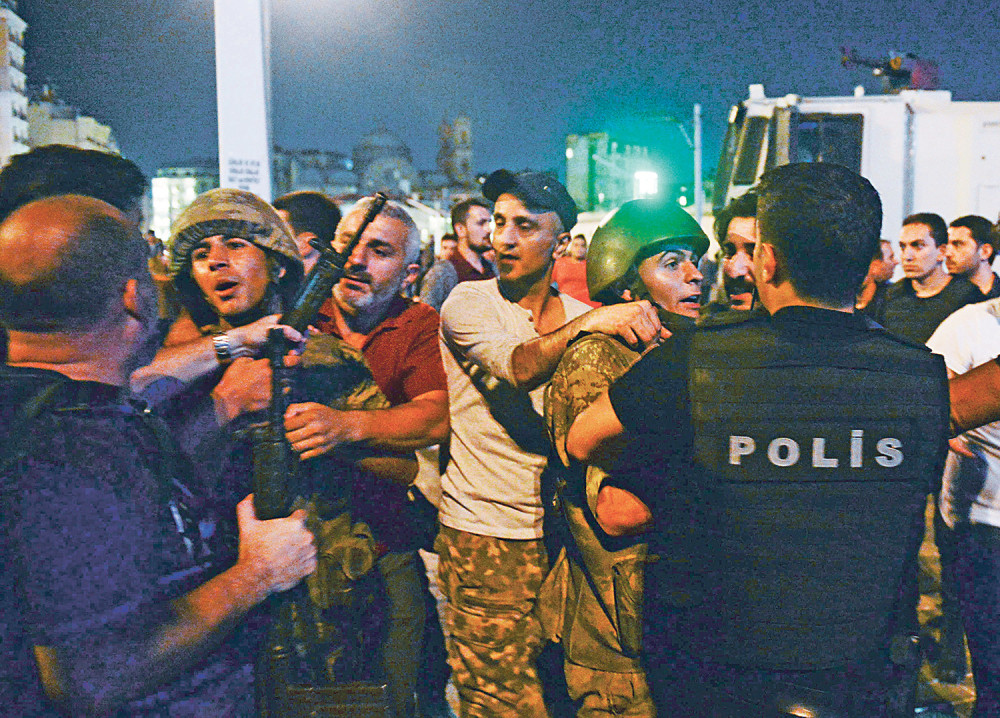 Generali digli bunu zbog gubitka fotelja!