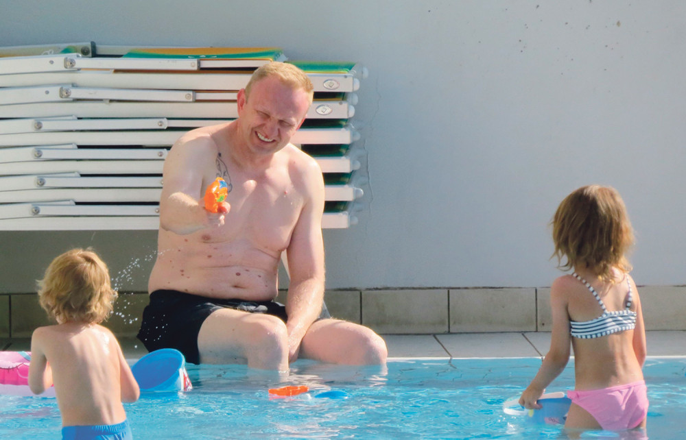 Đilas se raspištoljio! (VIDEO)