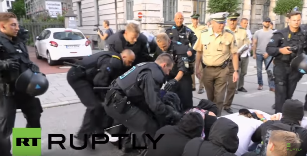 Miting, kontramiting i igrači Pokemona (VIDEO)