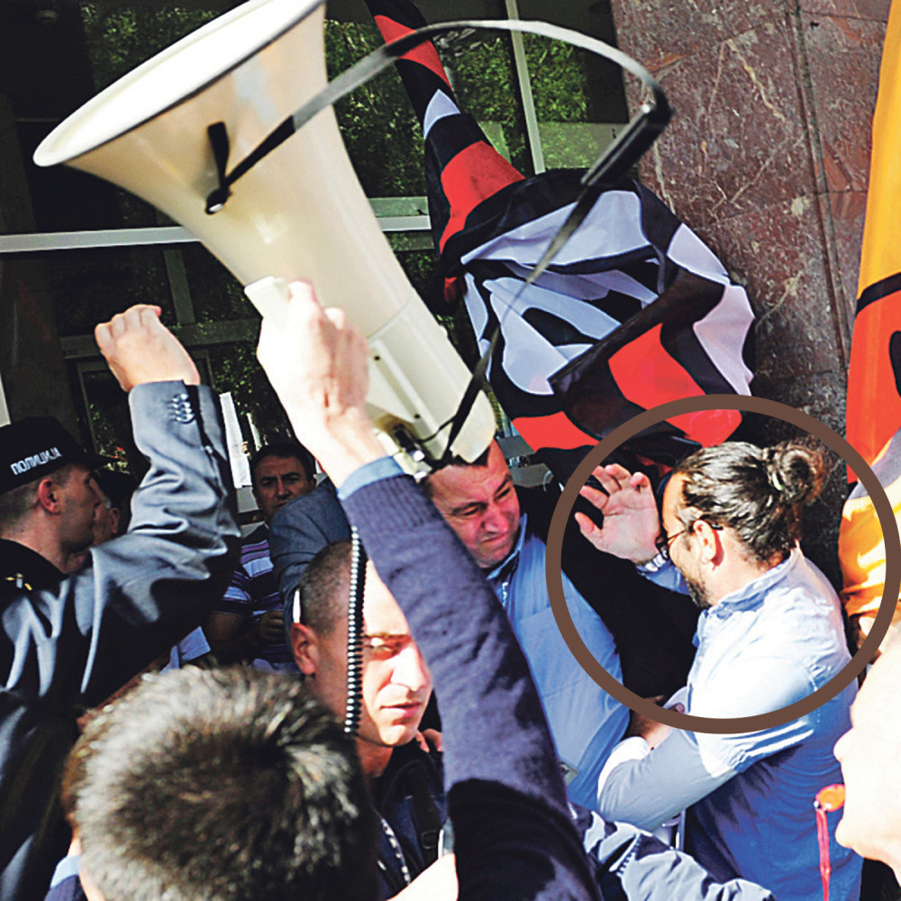 Simonović osumnjičen za povređivanje policajca