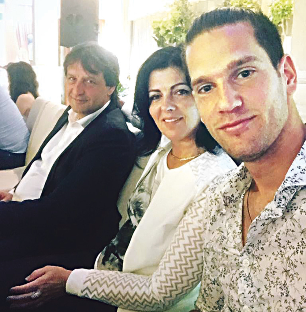 Porodični selfi Gašića!