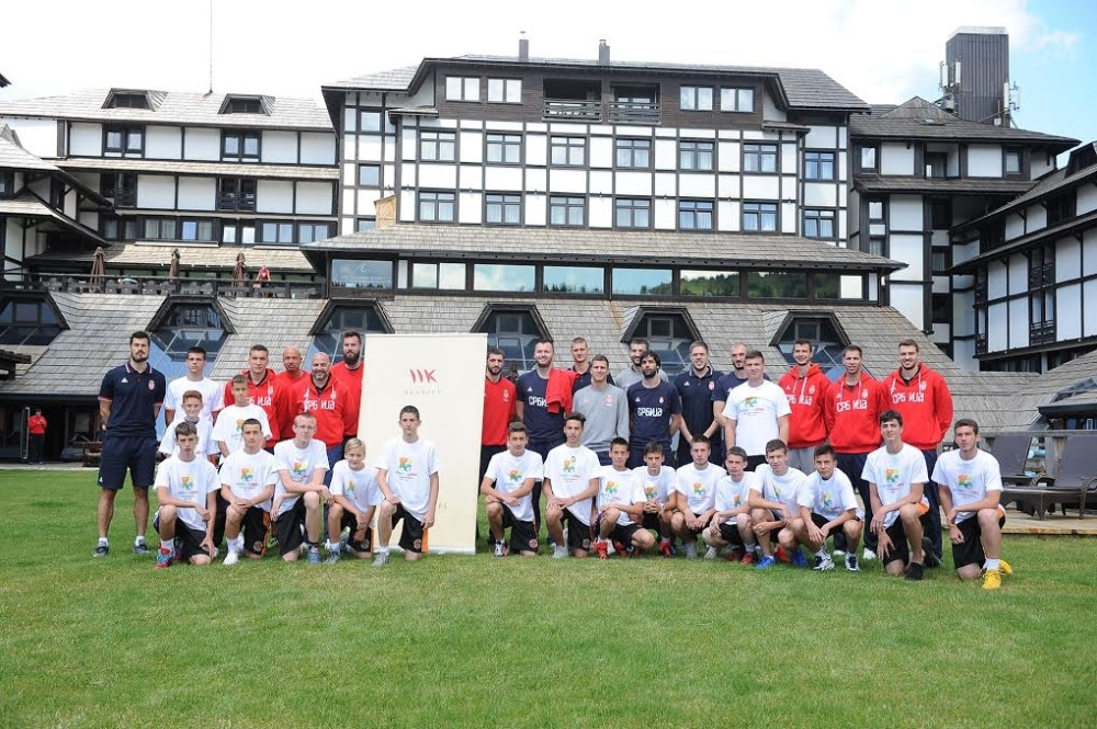 Košarkaši se družili sa decom iz kampa