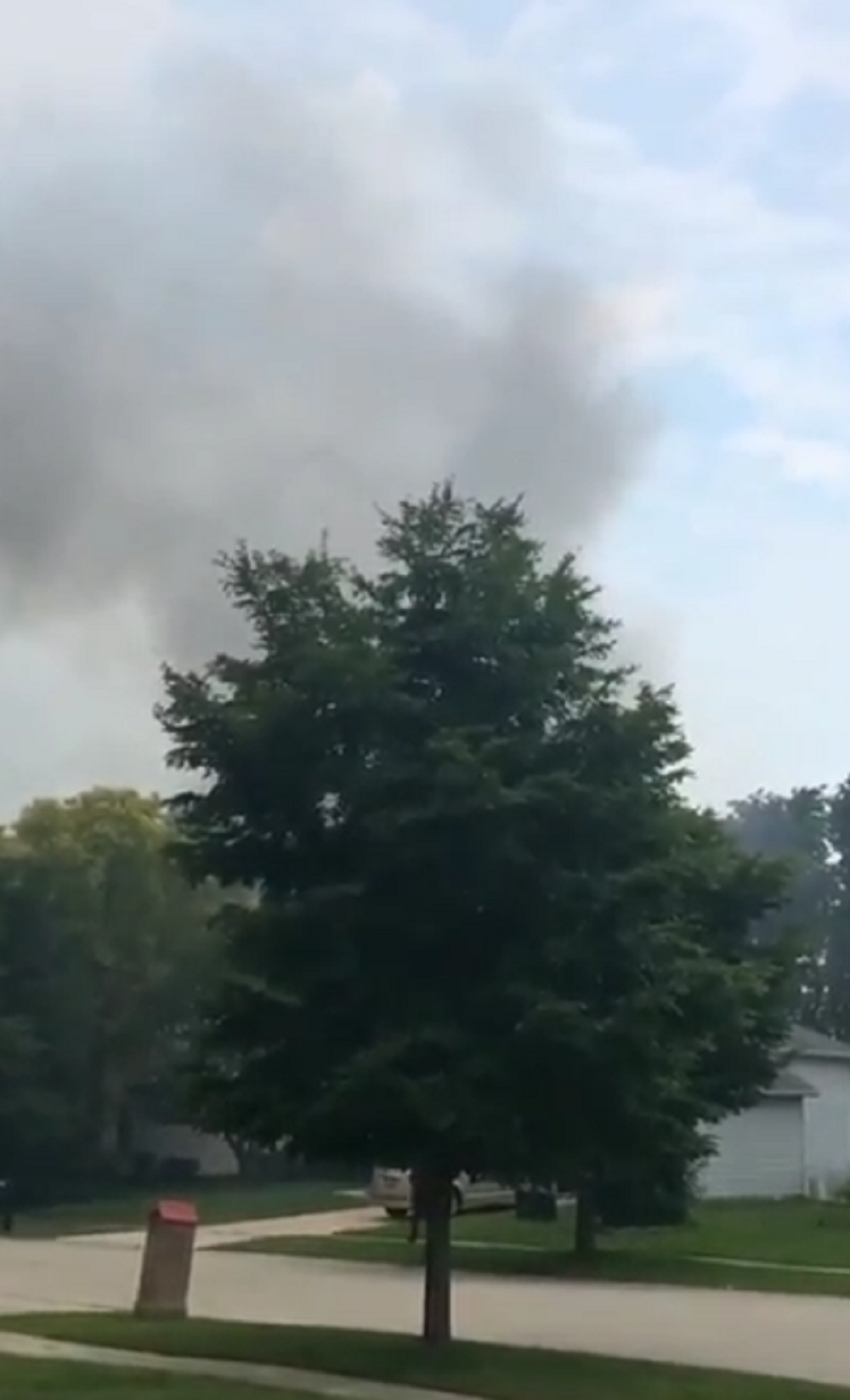 Avion pao na kuću (VIDEO)