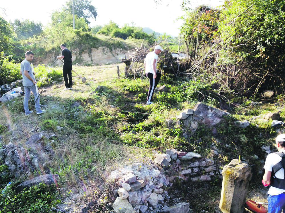 Pucali na Srbe dok su spremali slavu!