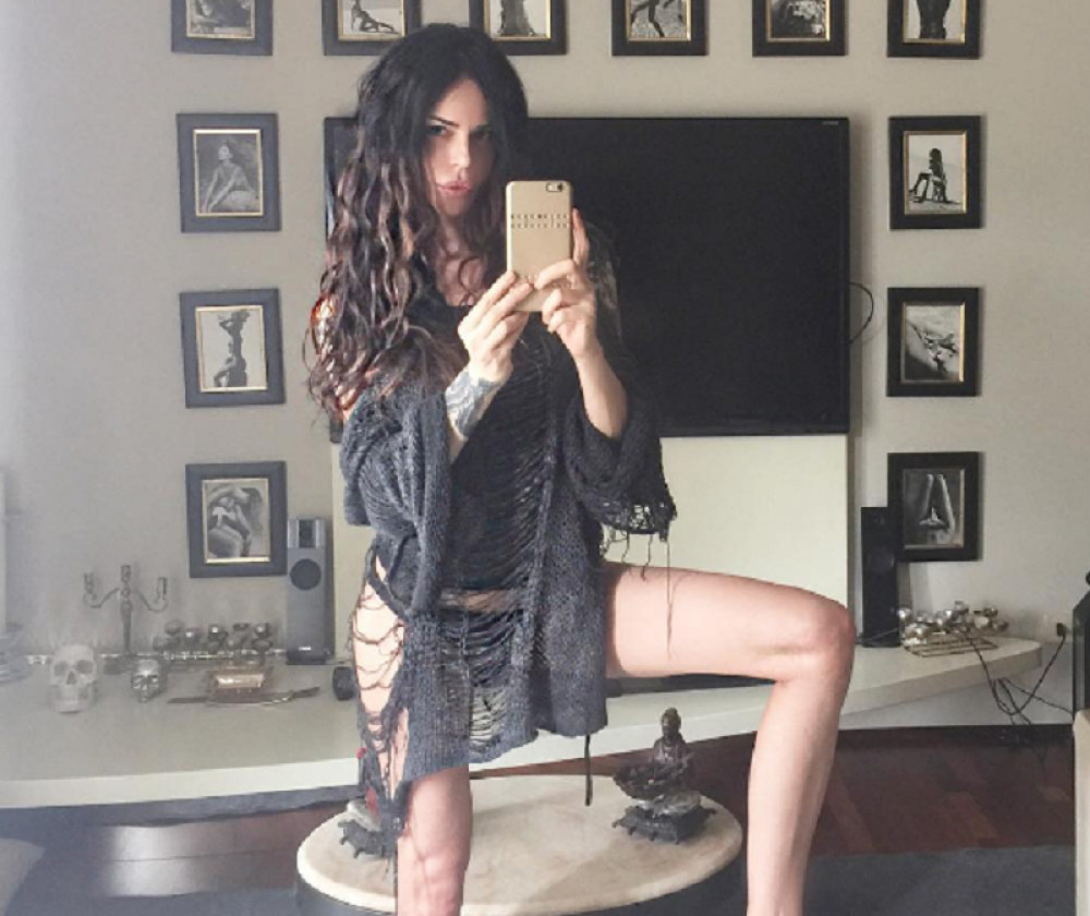 Nini Morić vezane ruke na snimku!? (VIDEO)