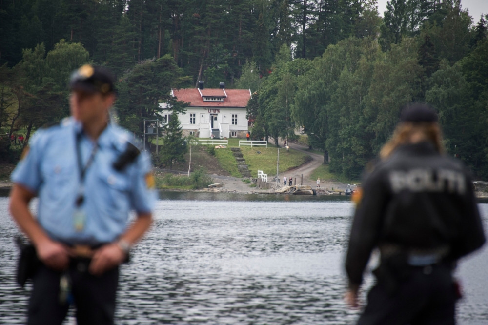 Policajac sam sebi napisao kaznu!