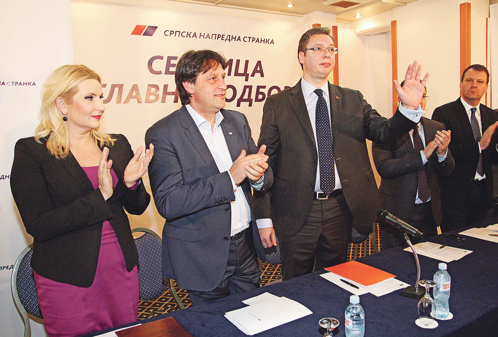 Ministri pritiskaju: Vučiću, daj lovu!