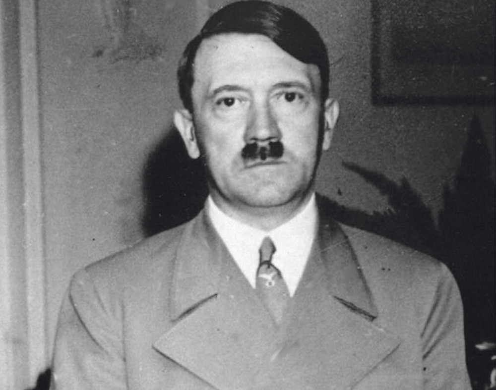 Novi model patika izazvao opštu buru! Ovo je oda Adolfu Hitleru?! Ljudi u šoku!