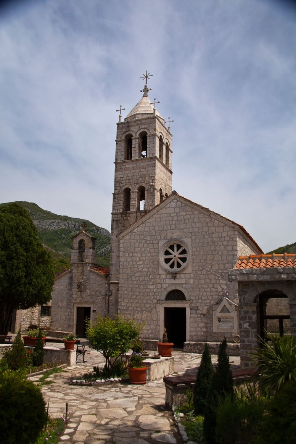 Ofarbala freske stare osam vekova?!