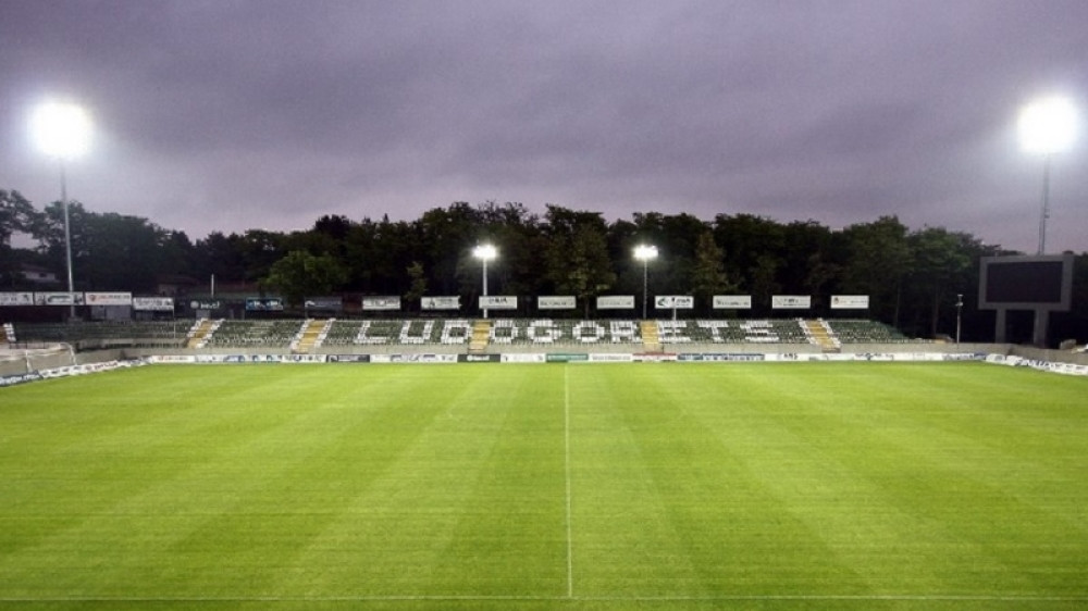 Fudbaler ubio čoveka na parkingu!