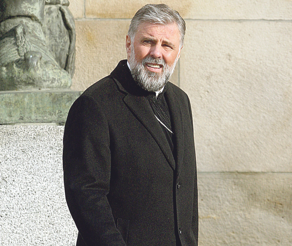 Gasite muziku, stiže vladika Grigorije!