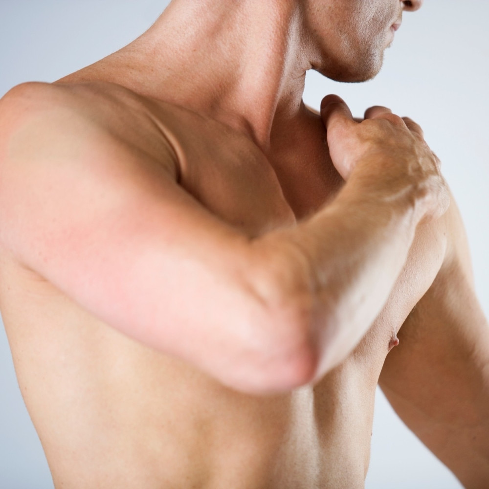 Čuveni pevač čestitao praznike fotografijom na kojoj je potpuno go!