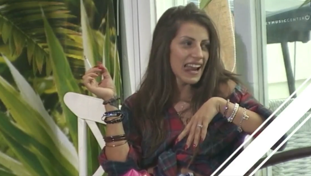 Dalila razbijala jaja po vili! (VIDEO)