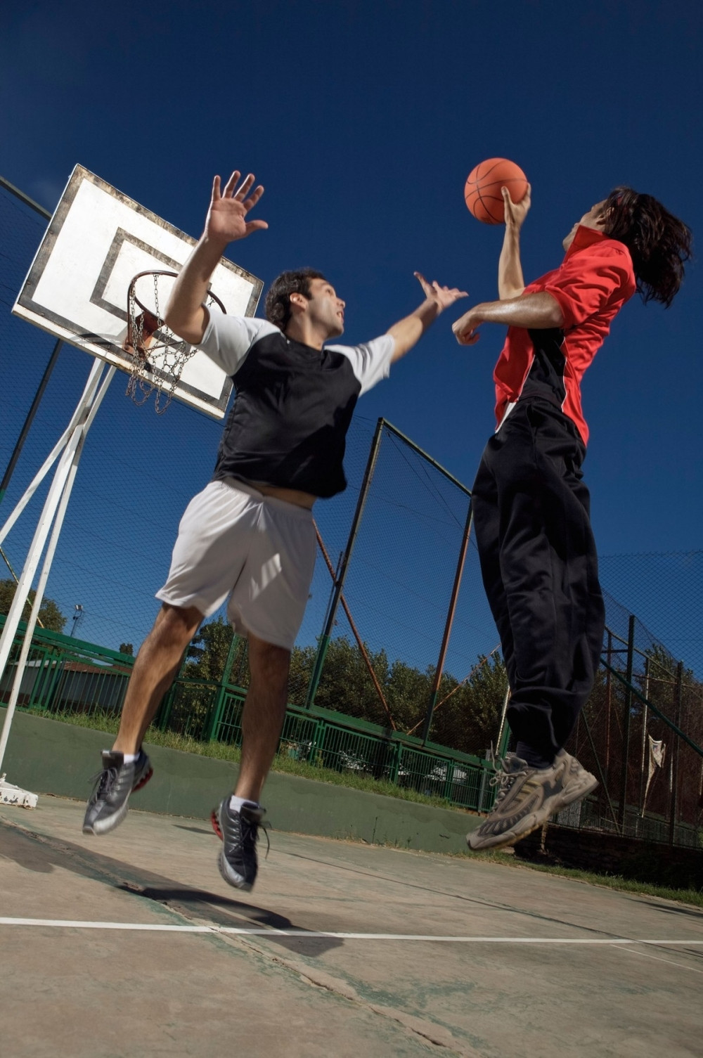 Deca ne daju igralište sagrađeno 1999. godine