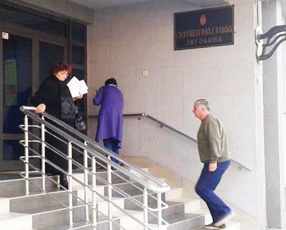 Službenik tukao načelnika zbog parkinga!