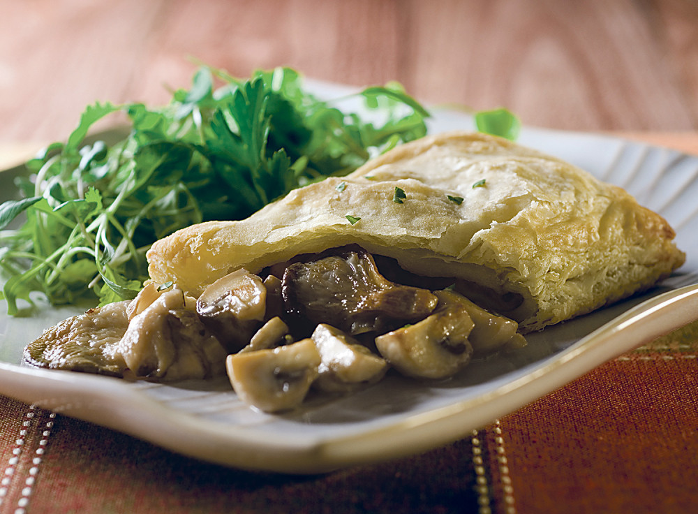 Brza priprema PITE SA PEČURKAMA, savršena kombinacija povrća kojoj niko ne može da odoli!