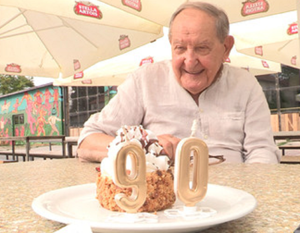 Vlasta Velisavljević proslavio 90. rođendan (VIDEO)