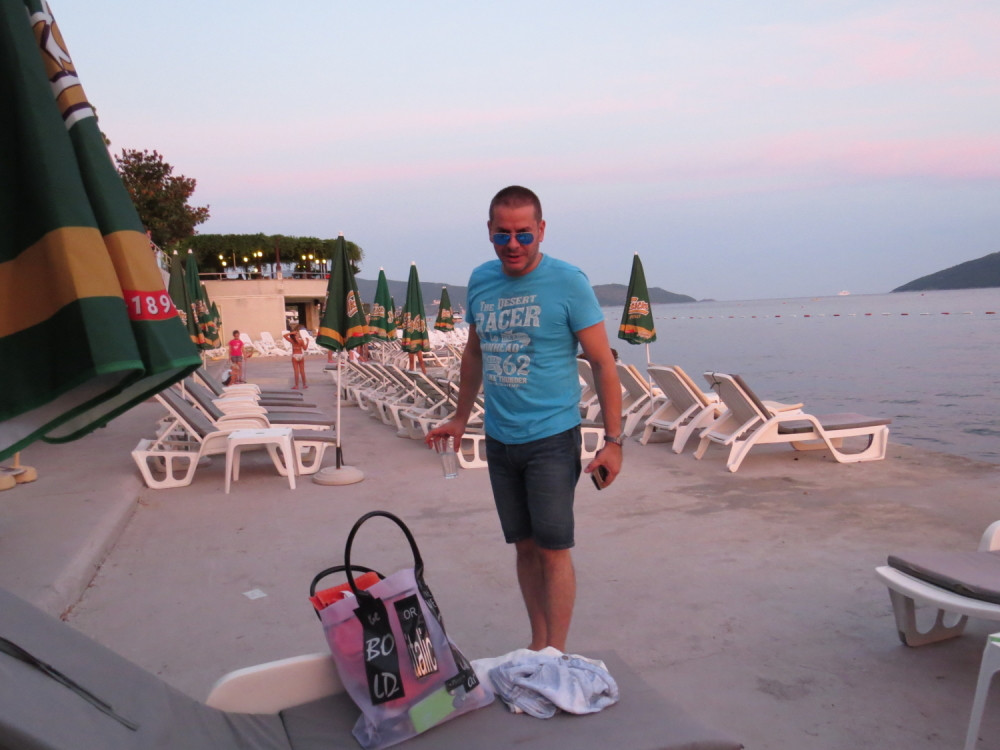 Evo šta je Vlado uradio nakon što je stigao u Herceg Novi (VIDEO)