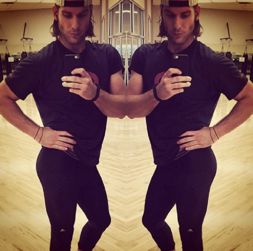 Muškarci poziraju na fotkama kao žene! (FOTO)