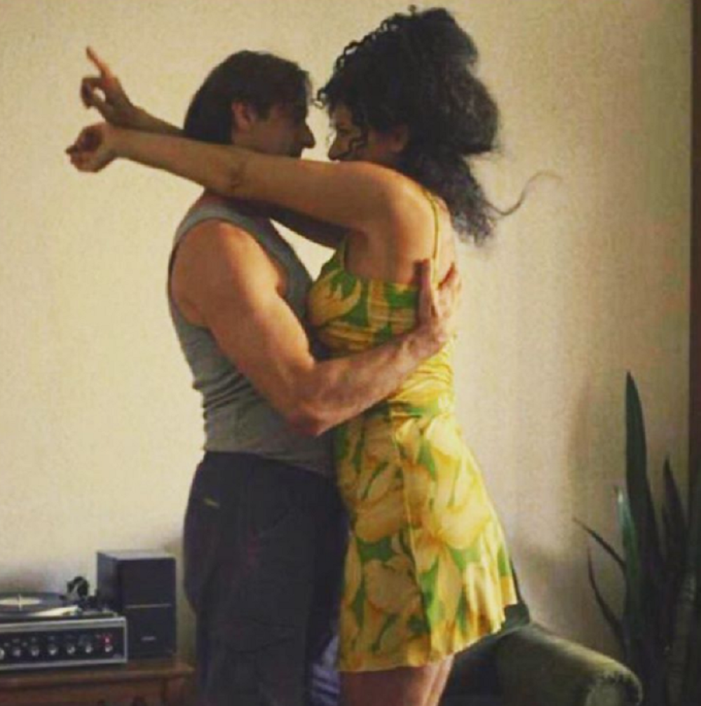 ĆERKA POZNATOG GLUMCA KREĆE TATINIM STOPAMA Uskoro ćemo prelepu Hanu gledati u hit seriji! (FOTO)