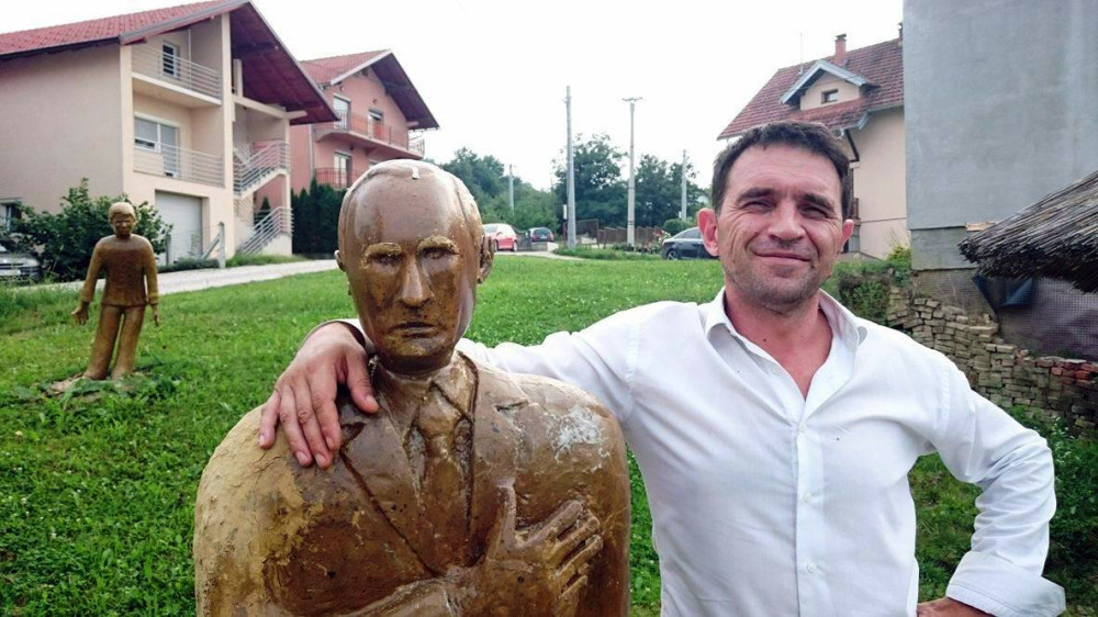 Banjalučanin napravio Putina od blata! (FOTO)