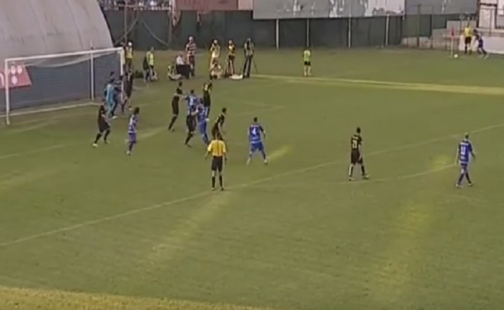 Navijači Željezničara žele da zakolju Šešelja (VIDEO)