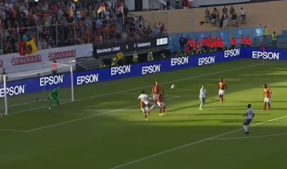 Prvi Zlatanov gol za Junajted - makazice! (VIDEO)